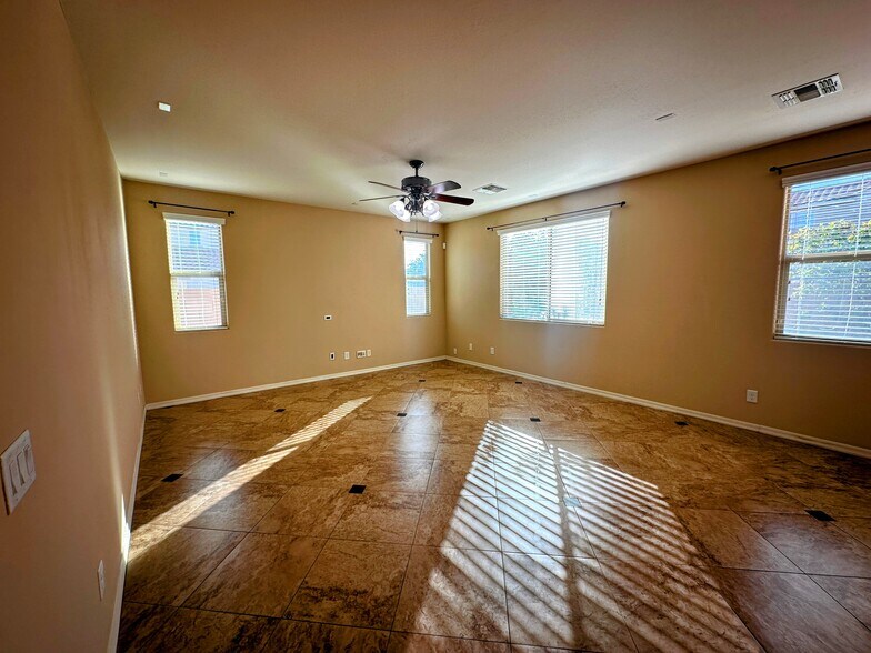 Building Photo - 4717 W Sweet Iron Pass