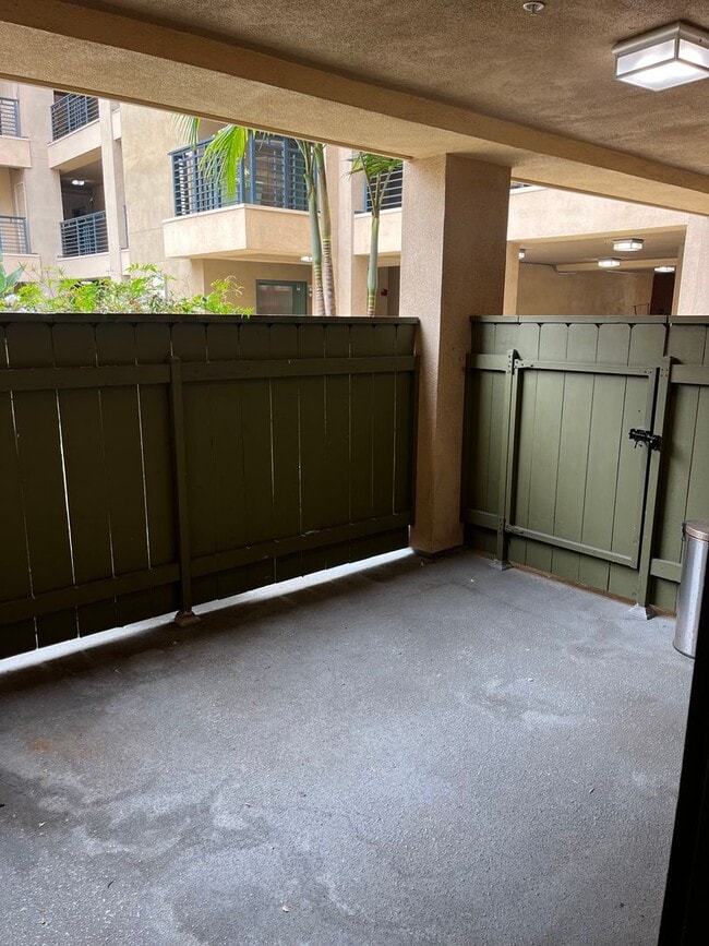 Building Photo - Spacious 2 Bedroom 2 Bath Condo in the Hea...