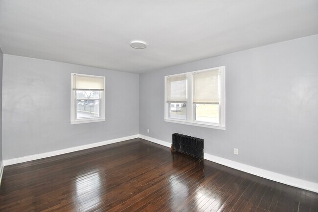 Building Photo - 153 Bosworth St