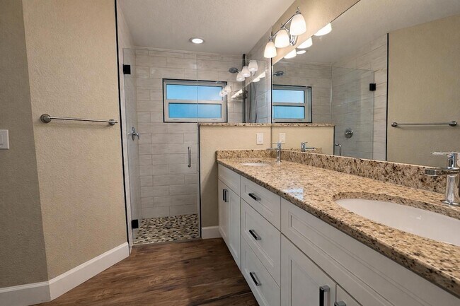 Building Photo - 5223 Kingsman Ave