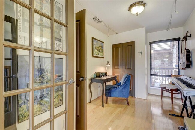 Building Photo - 1406 Windsor Rd