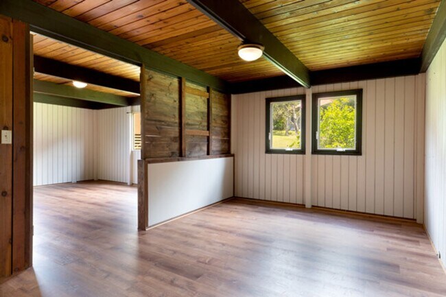 Building Photo - 64-660-660 Puu Olu Pl