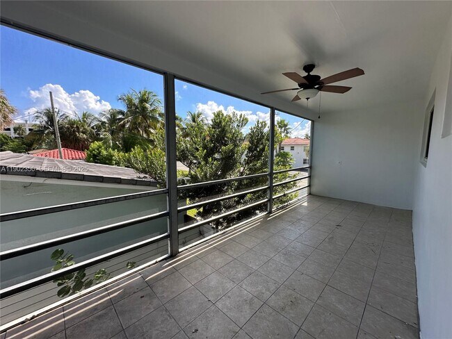 Building Photo - 110 NE 19th Ave