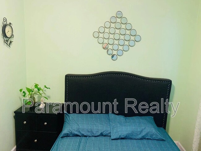 Building Photo - 1997 Lee Way