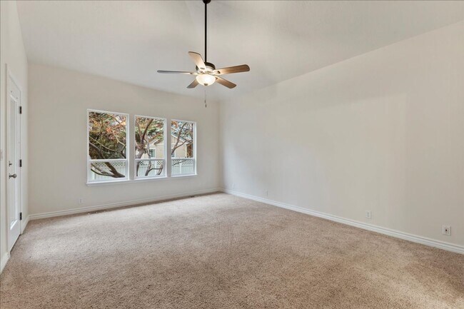 Building Photo - Quiet, Convenient, and Spacious 5 Bedroom 4 Bathroom Home