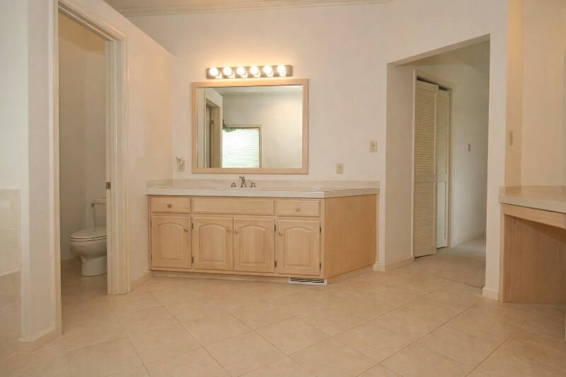 Building Photo - 264 CR 522