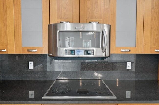 Building Photo - 24th Floor Condo Unit