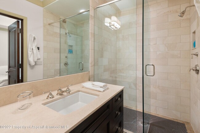 Building Photo - 509 W Hopkins Ave