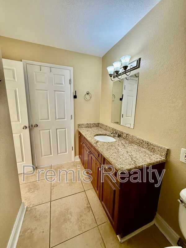 Building Photo - 455 Alt 19
