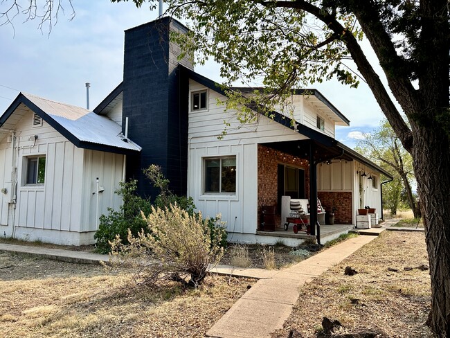 Building Photo - 12851 Townsend-Winona Rd