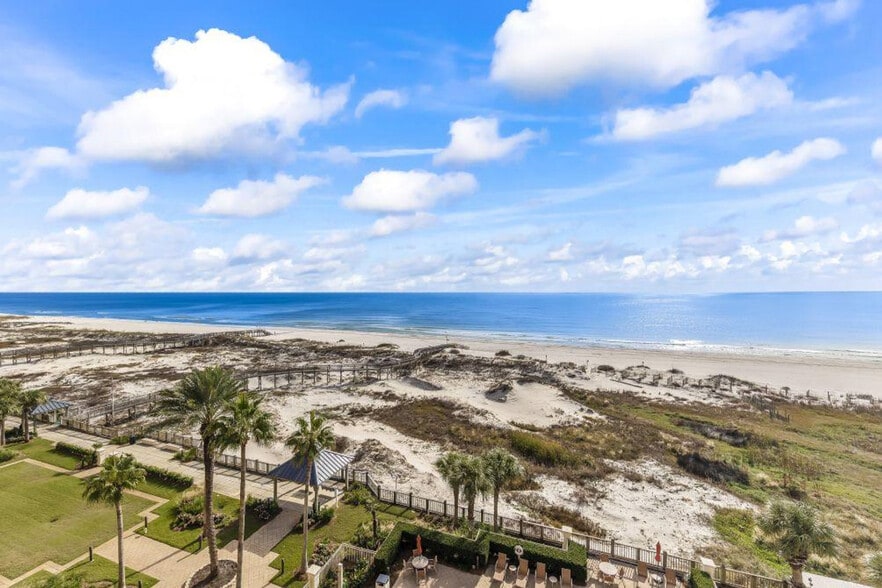 Building Photo - 651 Beach Club Trail