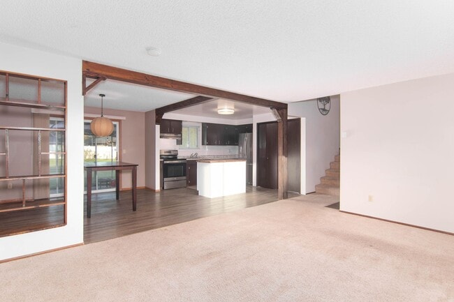 Building Photo - **Available July** 3 Bed, 2 bath property centrally located in Spokane Valley