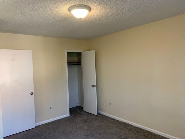 Building Photo - End unit townhouse-Completely remodeled!!