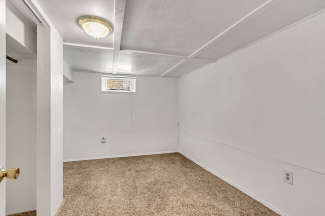 Building Photo - Exceptional 4-Bedroom Home in Prime Sugar House Location!