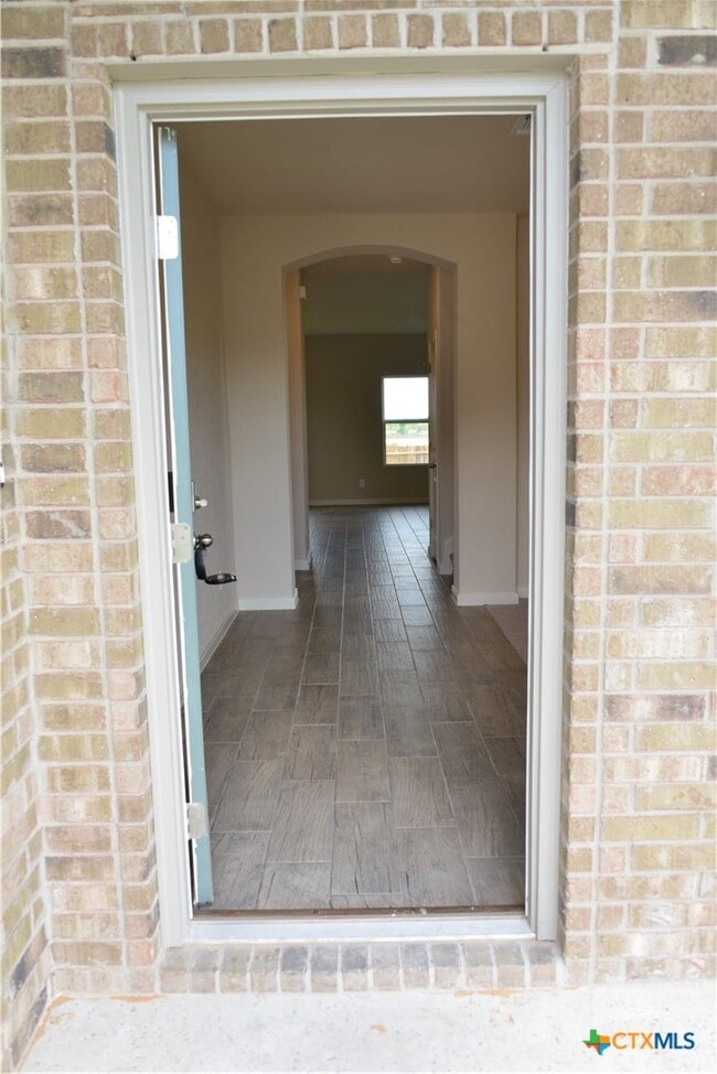 Building Photo - 741 Farmers Dell