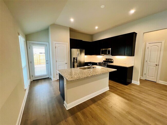 Building Photo - 170 Living Reef Dr