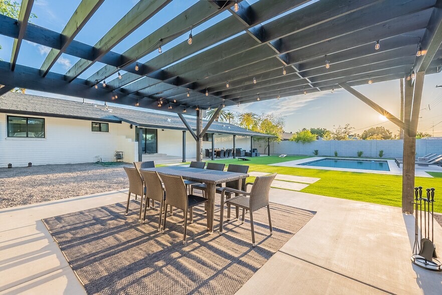 Backyard - 126 E Palmcroft Dr