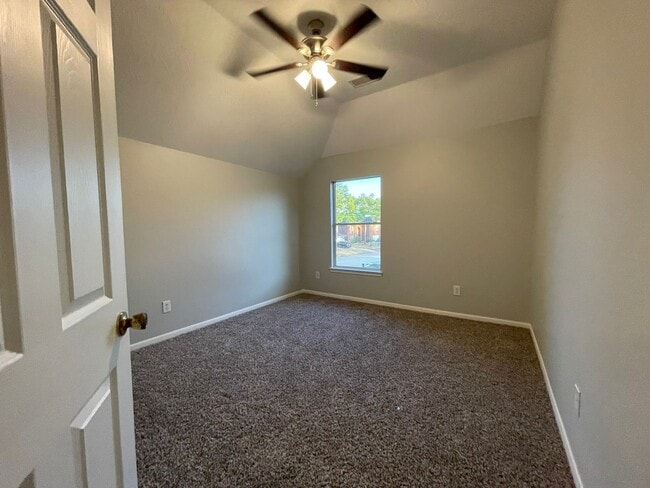 Building Photo - 9323 Willow Crossing Dr