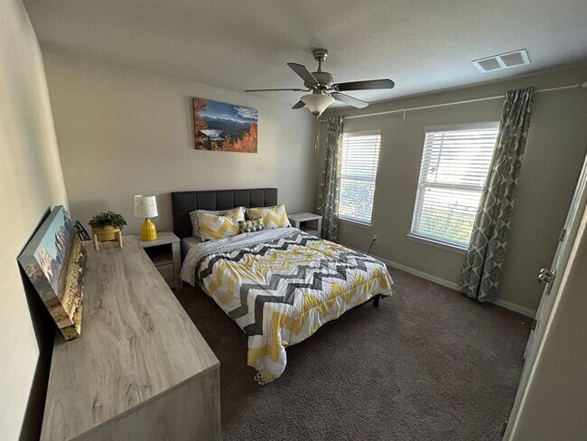 Building Photo - 2937 Diego Dr