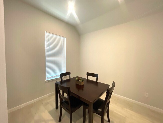 Building Photo - 12614 White Pelican Ct