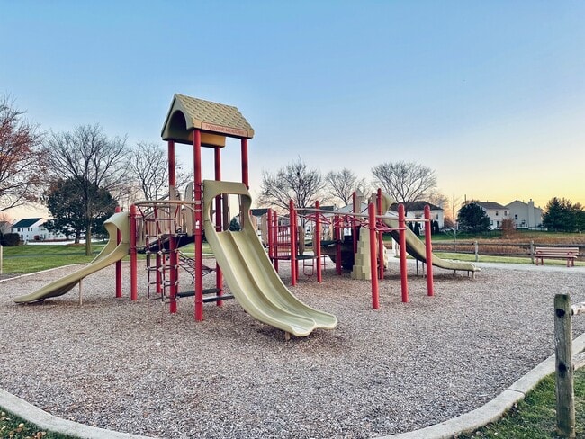 Building Photo - 23927 McMullin Cir