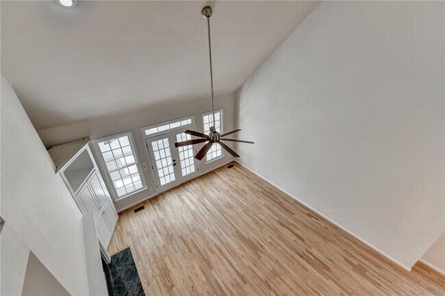 Building Photo - 6415 Sterling Dr