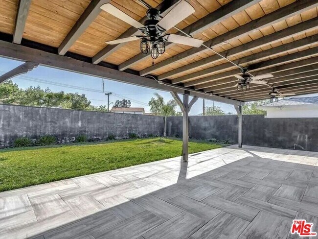 Building Photo - 28040 Ermine Pl