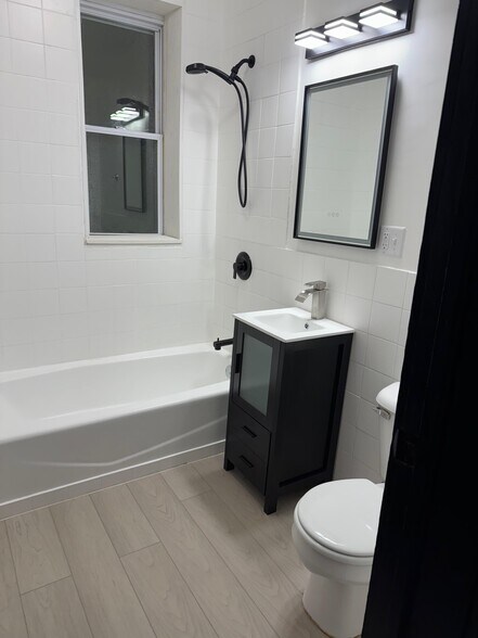 Building Photo - 2132 S Harding Ave