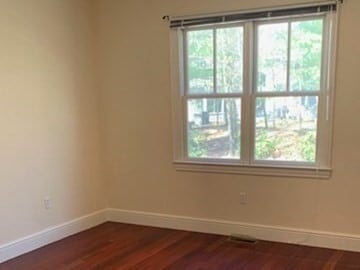 Building Photo - 22 White Oaks Ln
