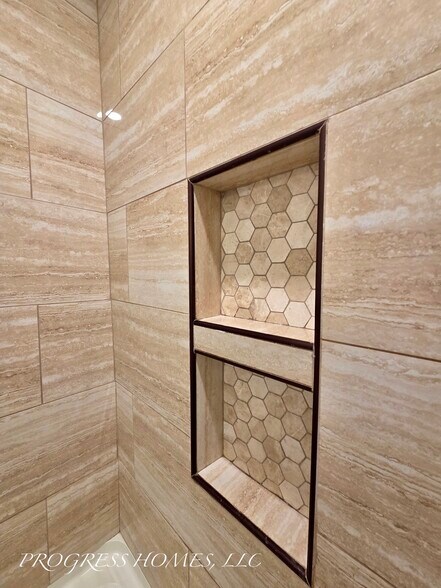 Building Photo - 327 Larkwood Dr SW