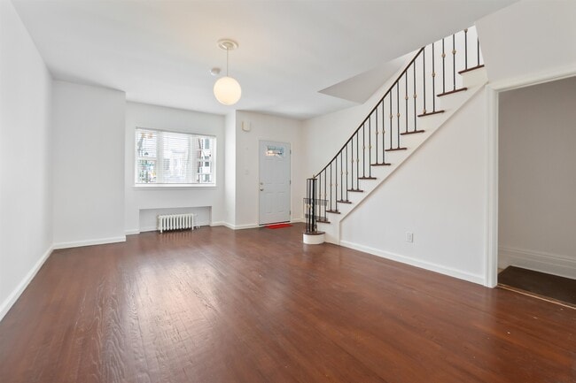 Building Photo - 822 Palisade Ave