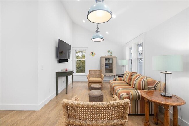 Building Photo - 46 Carnegie Heights Dr