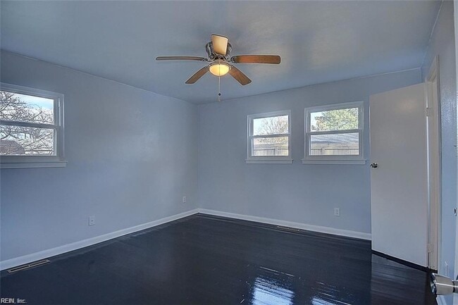 Building Photo - 4908 Narragansett Ct