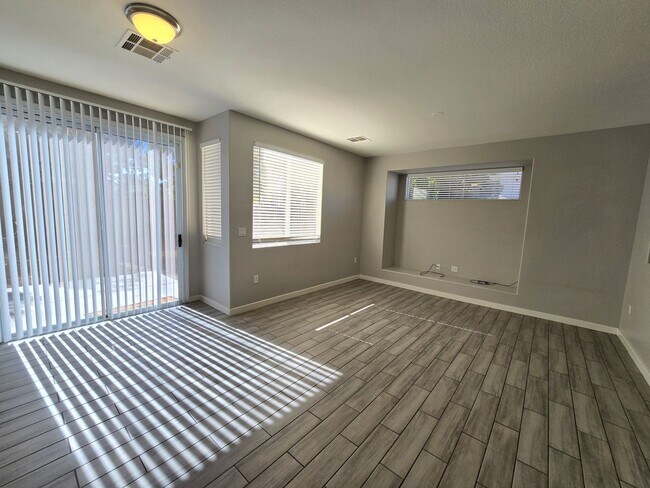 Building Photo - 4 Bedroom Rhodes Ranch Home