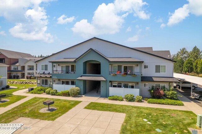 Building Photo - Beautiful Second-Floor Condo in Promenade Post Falls