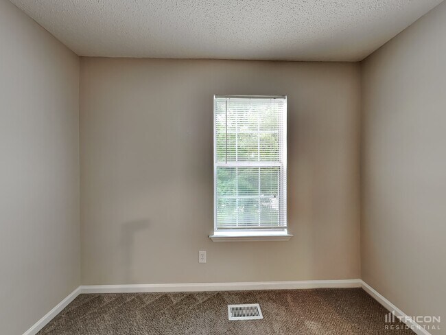 Building Photo - 11136 White Stag Dr