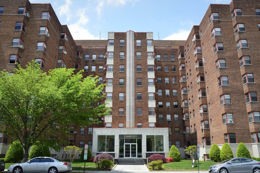 Building Photo - The Chancery Apartments