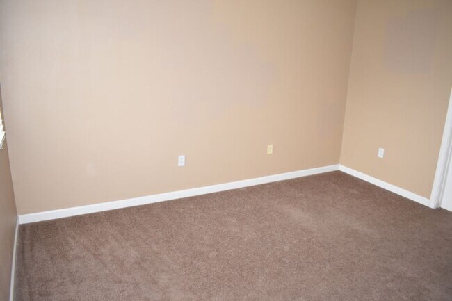 Building Photo - 501 Gibson Dr