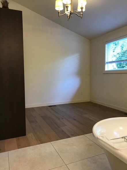 Top floor Master bedroom with vaulted ceilings - 3412 177th Pl SW