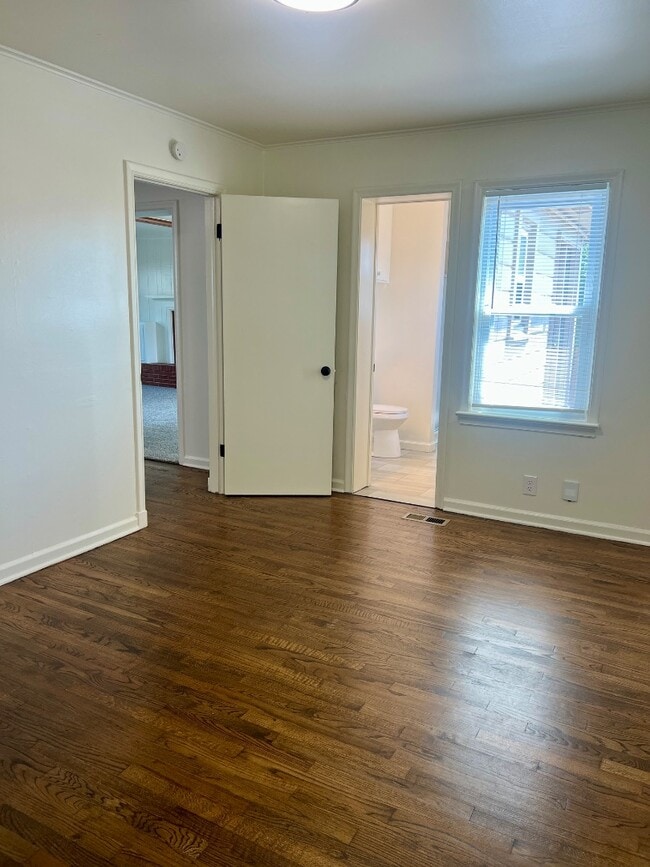 Building Photo - 2215 S Winston Ave