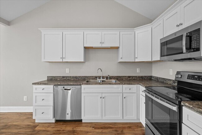 Building Photo - Pristine 3 Bed 2 Bath Home in Dalton