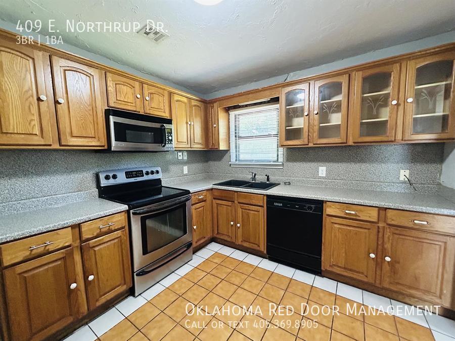 Building Photo - 409 E Northrup Dr