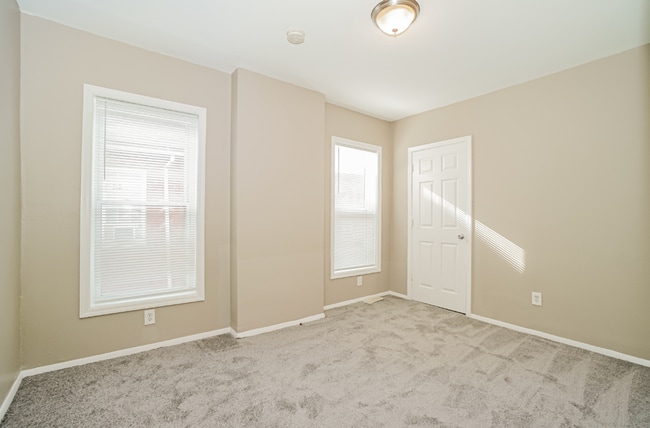 Building Photo - 392-394-394 N Garfield Ave