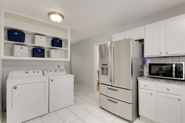 Building Photo - Charming 1950's Ranch w/ Modern Upgrades a...