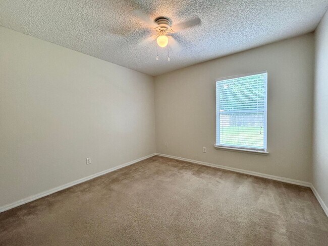Building Photo - 312 Turtle Dove Dr