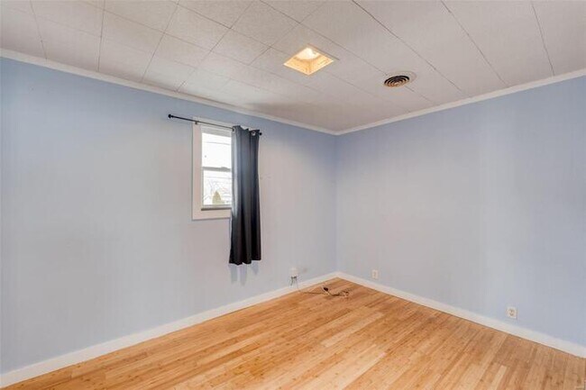 Building Photo - Fantastic 3bd/1ba home! Let yourself in!