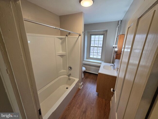 Building Photo - 2022 E Main St