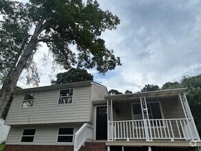 Building Photo - 5 bedroom 2.5 bath home