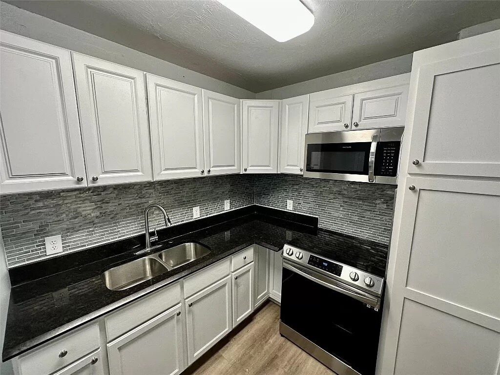 kitchen - 2912 NW 20th St