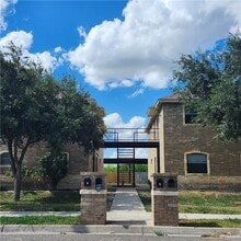 Building Photo - 11 Lotto Ln